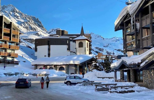 Val-Thorens Apartment | Slope side studio with Mountain Views