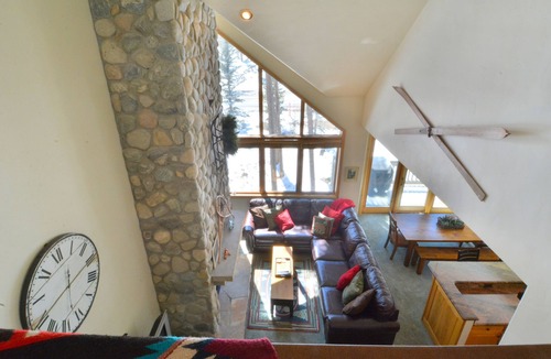 Mountain House House | Slopeside 4BR Townhome - Next to Lifts - Private Hot Tub - Garage!