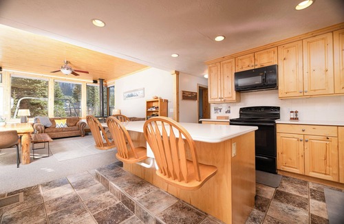 Salt Lake Mountain Resorts House | Slopeside Cabin by Cottonwood Lodging