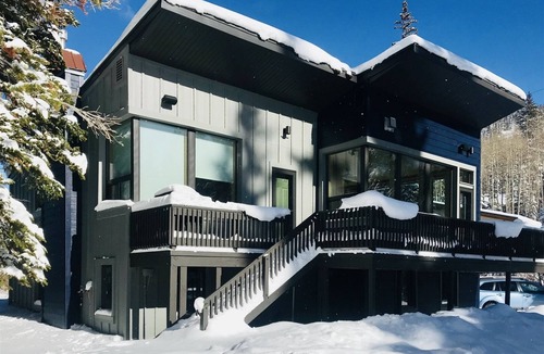 Salt Lake Mountain Resorts House | Slopeside Cabin by Cottonwood Lodging