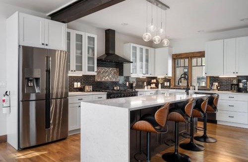 Old Town House | Slopeside Custom Chalet I 2 Hot Tubs I Fire Tables I Great Views I Activity Program