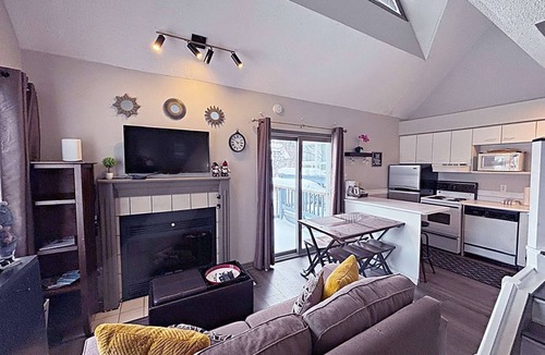 Craigleith Apartment | Slopeside Loft @ North Creek Resort