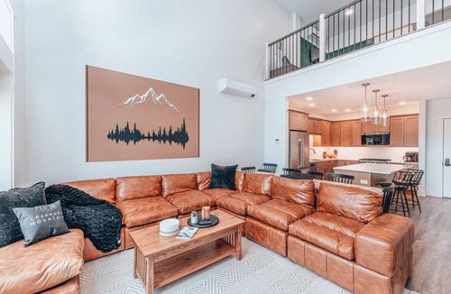 North Conway Apartment | Slopeside Luxe-Upgrade Adventure
