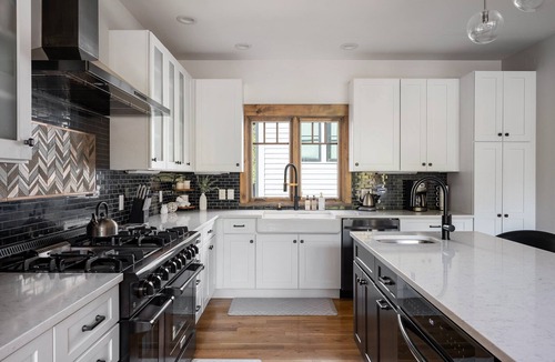Old Town House | Slopeside Luxury Chalet I Hot Tubs I Firepit I Views I Game Room I Theatre I Discounted Attractions