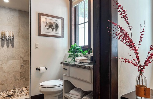 Whitefish Ski Chalet | SLOPESIDE with PRIVATE Hot Tub- just 50' from the slope! Sleeps 10- 4 Bath, Luxury Ski-in/Ski-out...