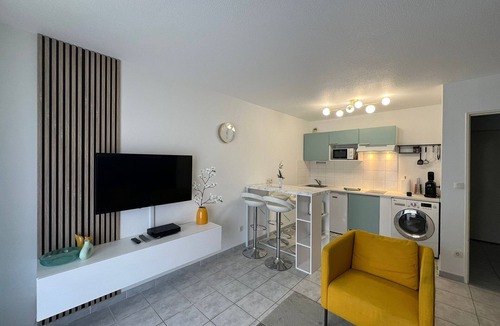 Touques Apartment | Small 2P cocoon with swimming pool and private parking!