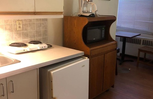 Quartier des Spectacles Apartment | Small affordable Studio near UQAM.