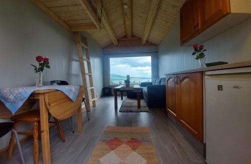 Hattfjelldal House | small camping cabbin with shared bathroom and kitchen near by