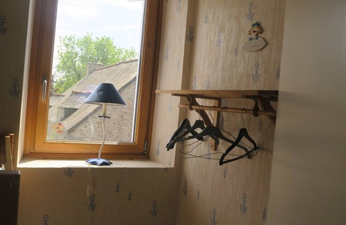 Corseul House | Small charming stone house between land and sea