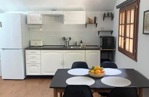 Saint-Jean-dEstissac Apartment | Small cottage in the woods with private pool