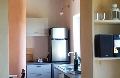 Tortorella Apartment | Small fine bright apartment in the green with sea view