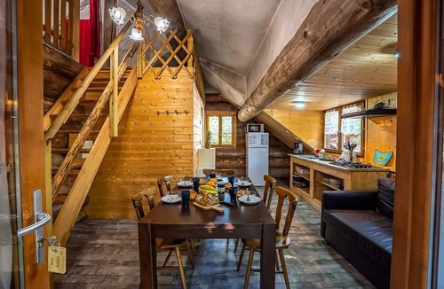 Burnhaupt-le-Haut Ski Chalet | Small Log Cabin for 5 People