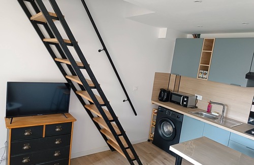 Saint-Andre-de-Cubzac House | Small Maisonette with upper floor of 20m2