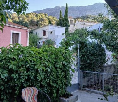 Kouroutai House | Small Paradise