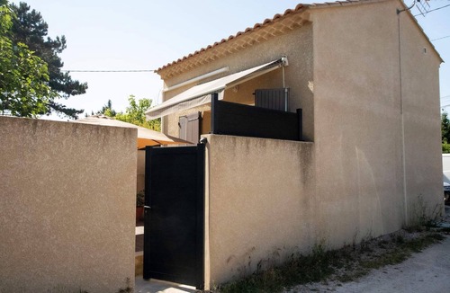 Les Angles House | Small recent house with wooded garden