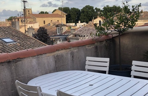 Faubourg Apartment | Small rooftop apartment in the city center, large roof terrace, silence