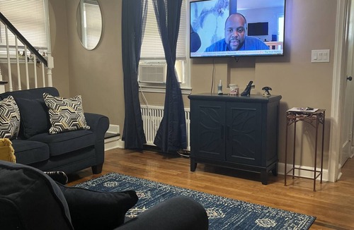 Hillside House | Small room in Hillside,NJ, Businessmen, airline employees, Traveling Nurses