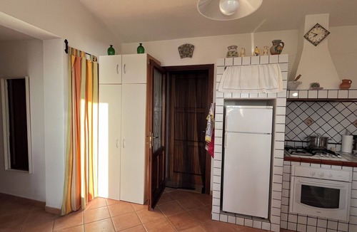 Macari House | Small 'rustic' holiday house with stunning view