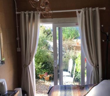 Porthleven Apartment | Small self contained room