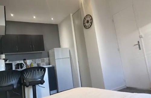 Brignoles Apartment | Small, simple and effective Studio