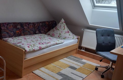 Rabenstein House | Small single room with private bathroom - time out from everyday life