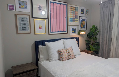 North Charlotte House | Small Space, BIG Personality in Charlotte w/King + Queen bed, Pet Friendly