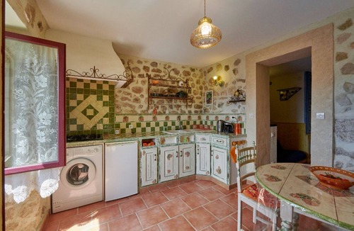 Rougon Apartment | Small stone Bastide at the bottom of a feudal castle, Grand Canyon Verdon view