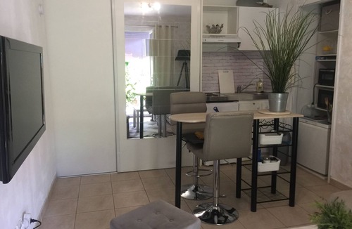 Le Cannet-des-Maures Apartment | Small studio Classified 1* garden -Summer spa 06 to 09