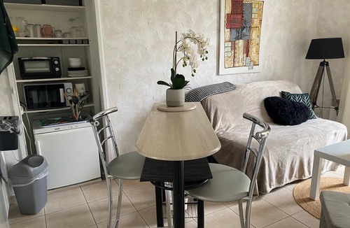 Le Cannet-des-Maures Apartment | Small studio Classified 1* garden -Summer spa 06 to 09