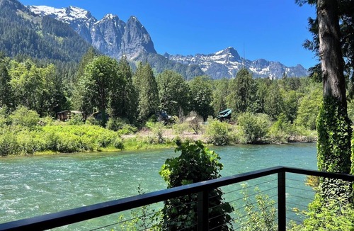 Gold Bar Cabin | Small Timbers-riverfront log home, stunning view