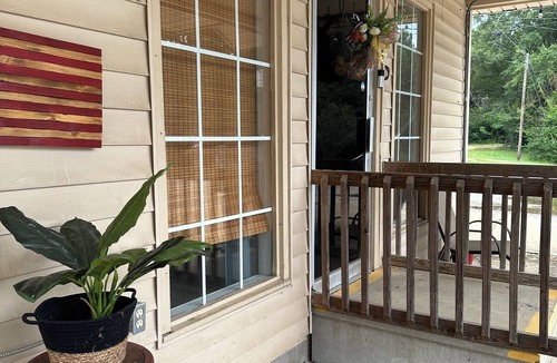 Thaxton House | Small Town Nostalgic Charm- Renovated Old Country Store