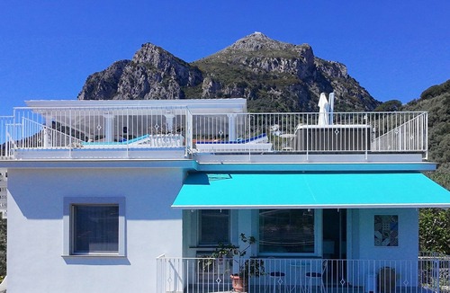 Marina del Cantone House | Small villa a stone's throw from the sea with breathtaking views