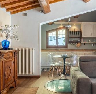 San Frediano House | Small Villa with parking