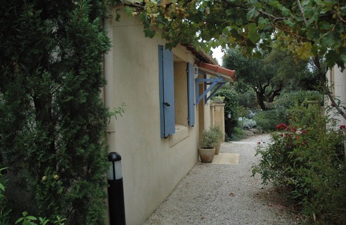 Rognonas Apartment | Small well equipped Studio Apartment with Air Conditioning