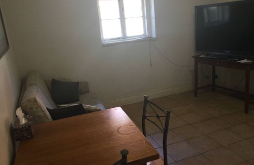 Adelaide Central Business District Apartment | Small well positioned apartment in a nice location