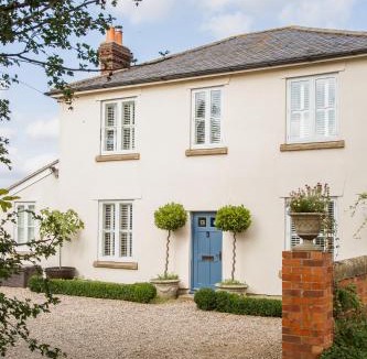 Broadway Bed & Breakfast | SmallBrook Cottage