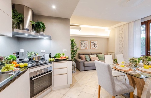 Lucca Apartment | Smart Apartment with Outdoor and Private Parking