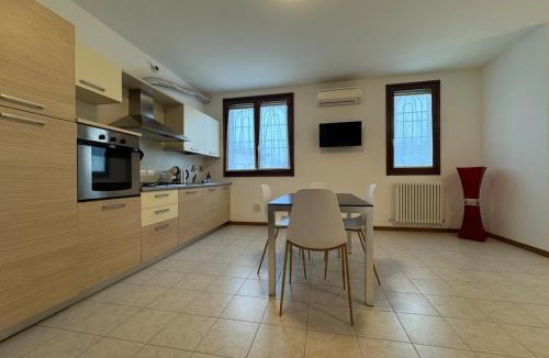 Castel San Pietro Terme Apartment | Smart Business&Travel Flat - Free Private Parking