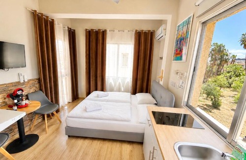 Historical Center Apartment | Smart Deluxe StudioN6 private Kitchenette Bathroom to Beach 200m Marina Port 900m