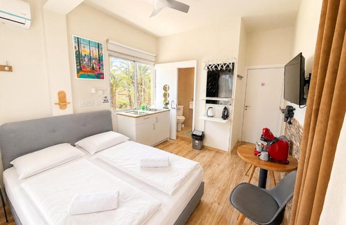Historical Center Apartment | Smart Deluxe StudioN6 private Kitchenette Bathroom to Beach 200m Marina Port 900m