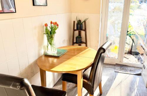 Reading House | Smart Double Room