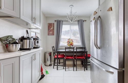East Pasadena House | Smart House, treadmill and family friendly