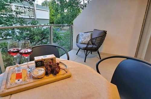 Dunedin City Centre Apartment | Smart Stay: Modern Apt w/Free Parking, Near Uni