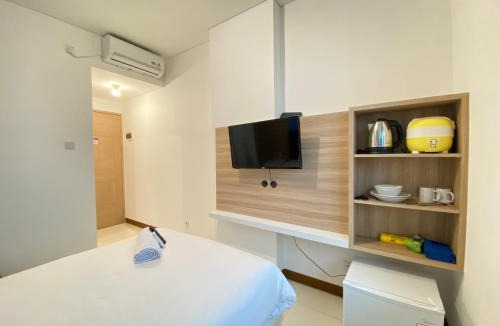 Ciroyom Apartment | Smart Studio Room Semi Apartment at The Lodge Paskal near BINUS University By Travelio
