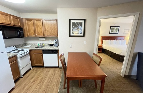 South Burlington Hotel | Smart Suites, an Ascend Collection Hotel