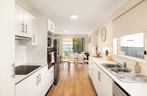 Acacia Ridge Apartment | Smart Suites Self Check-in Apartments 12 Stockport