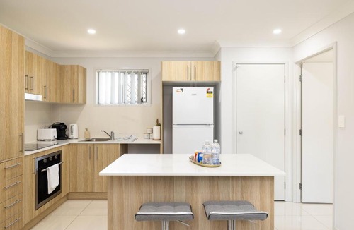 Rocklea Apartment | Smart Suites Self Check-in Apartments - Freney Park