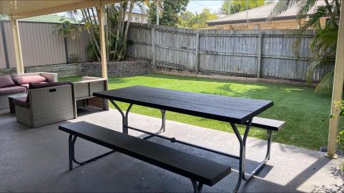 Acacia Ridge Apartment | Smart Suites Self Check-in Apartments - S Stockport