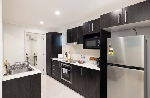 Rocklea Apartment | Smart Suites Self Check-in Apartments - 35A Freney