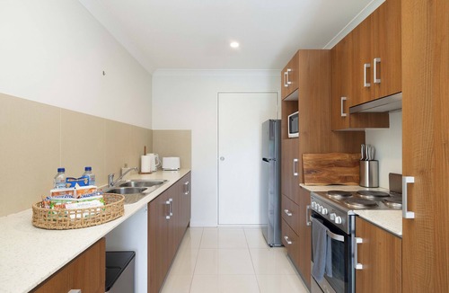 Rocklea Apartment | Smart Suites Self Check-in - 1BDR Balcony Darnley